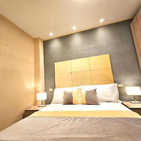 Astoria Supreme - Modern Boutique Suites レッチェ エクステリア 写真
