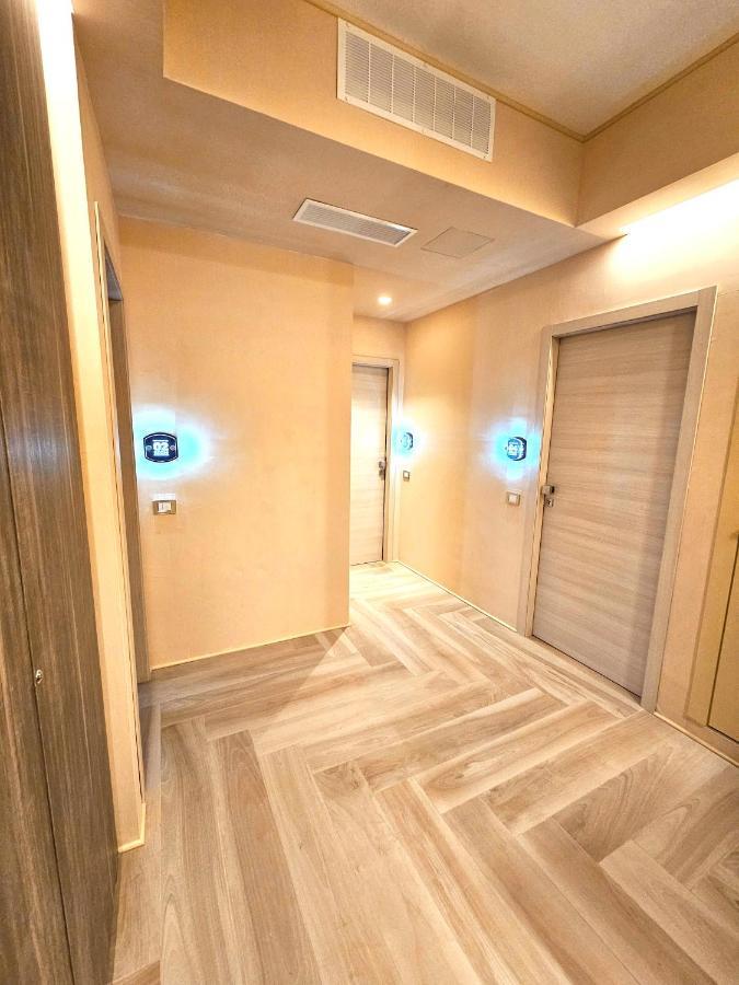 Astoria Supreme - Modern Boutique Suites レッチェ エクステリア 写真