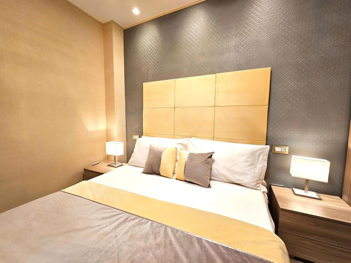 Astoria Supreme - Modern Boutique Suites レッチェ エクステリア 写真